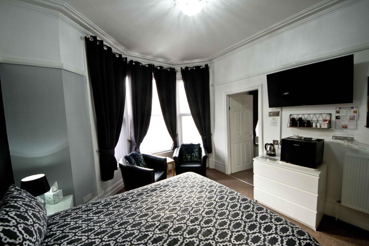 Rossall House , For Families & Couples Blackpool Exteriör bild