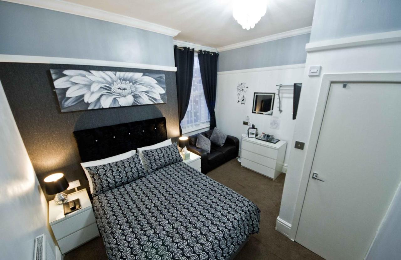 Rossall House , For Families & Couples Blackpool Exteriör bild