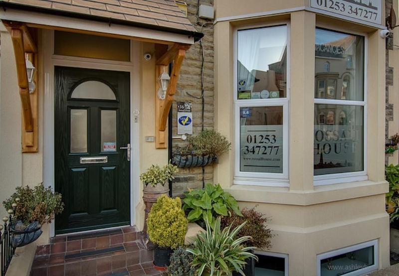 Rossall House , For Families & Couples Blackpool Exteriör bild