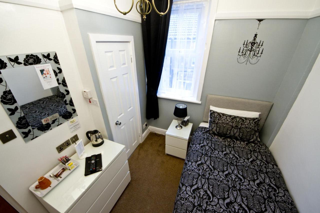 Rossall House , For Families & Couples Blackpool Exteriör bild